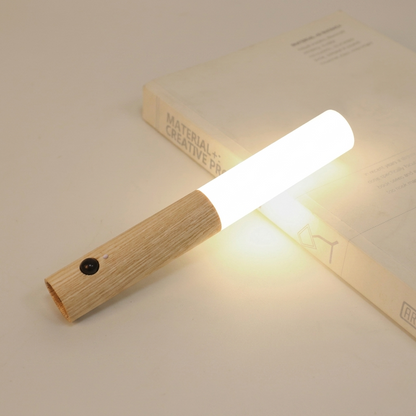 FlexiLight™ – המנורה שנדלקת לבד, מעוצבת ואפשר לקחת אותה לכל מקום